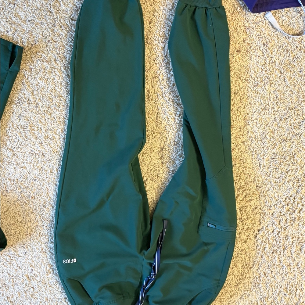 Figs Women's Wide-Leg Black Pants - Picture 3 of 3